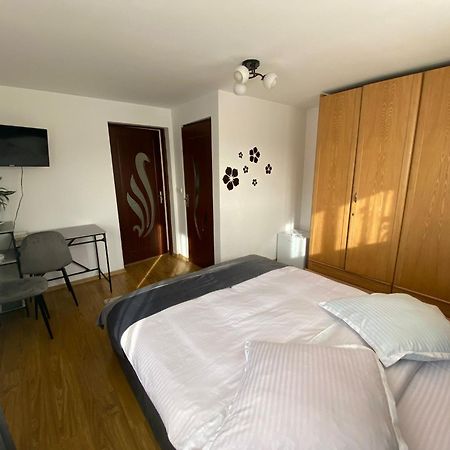 Hotel Casa Irina Mînăstirea Humorului Esterno foto