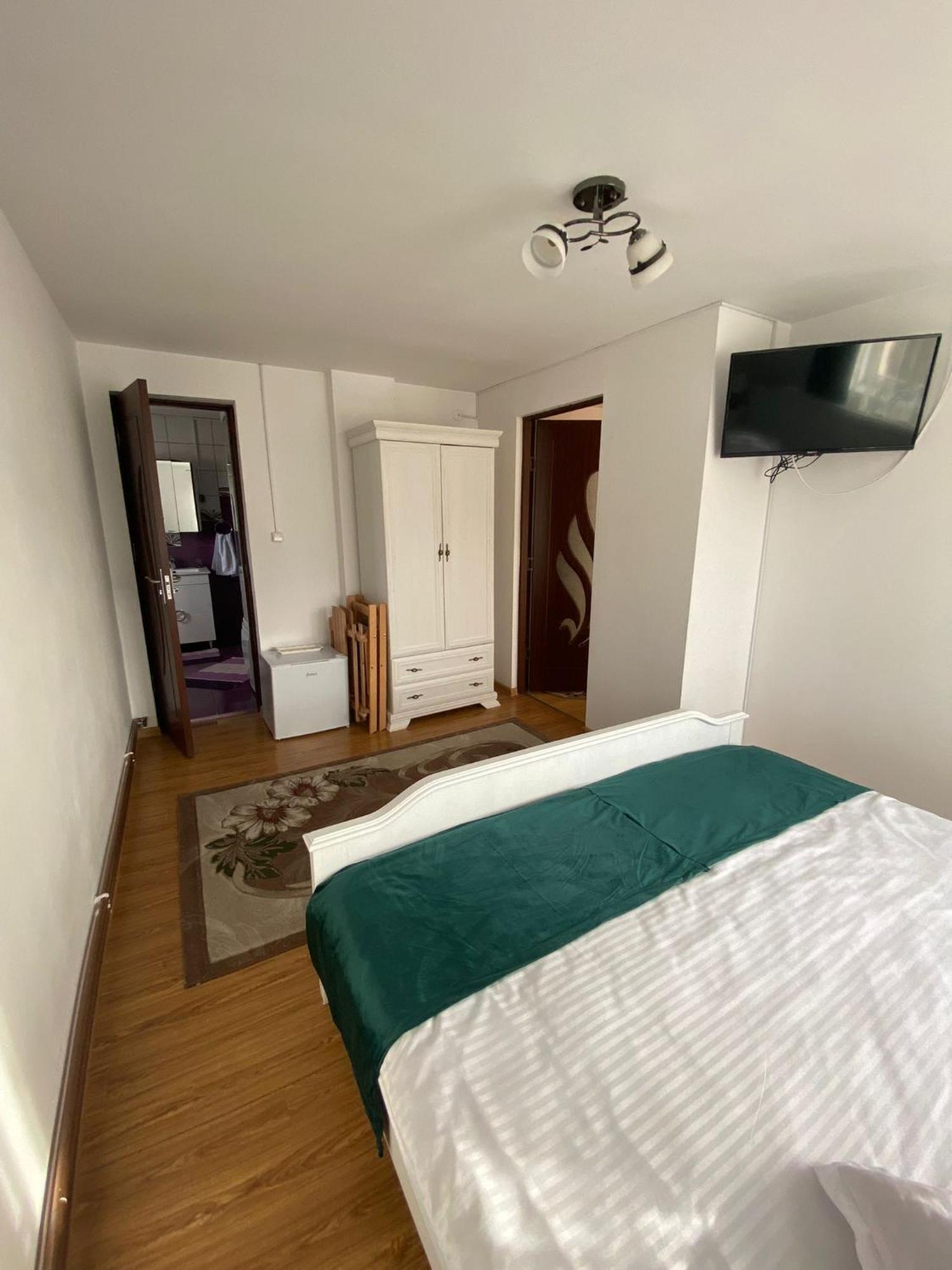 Hotel Casa Irina Mînăstirea Humorului Esterno foto
