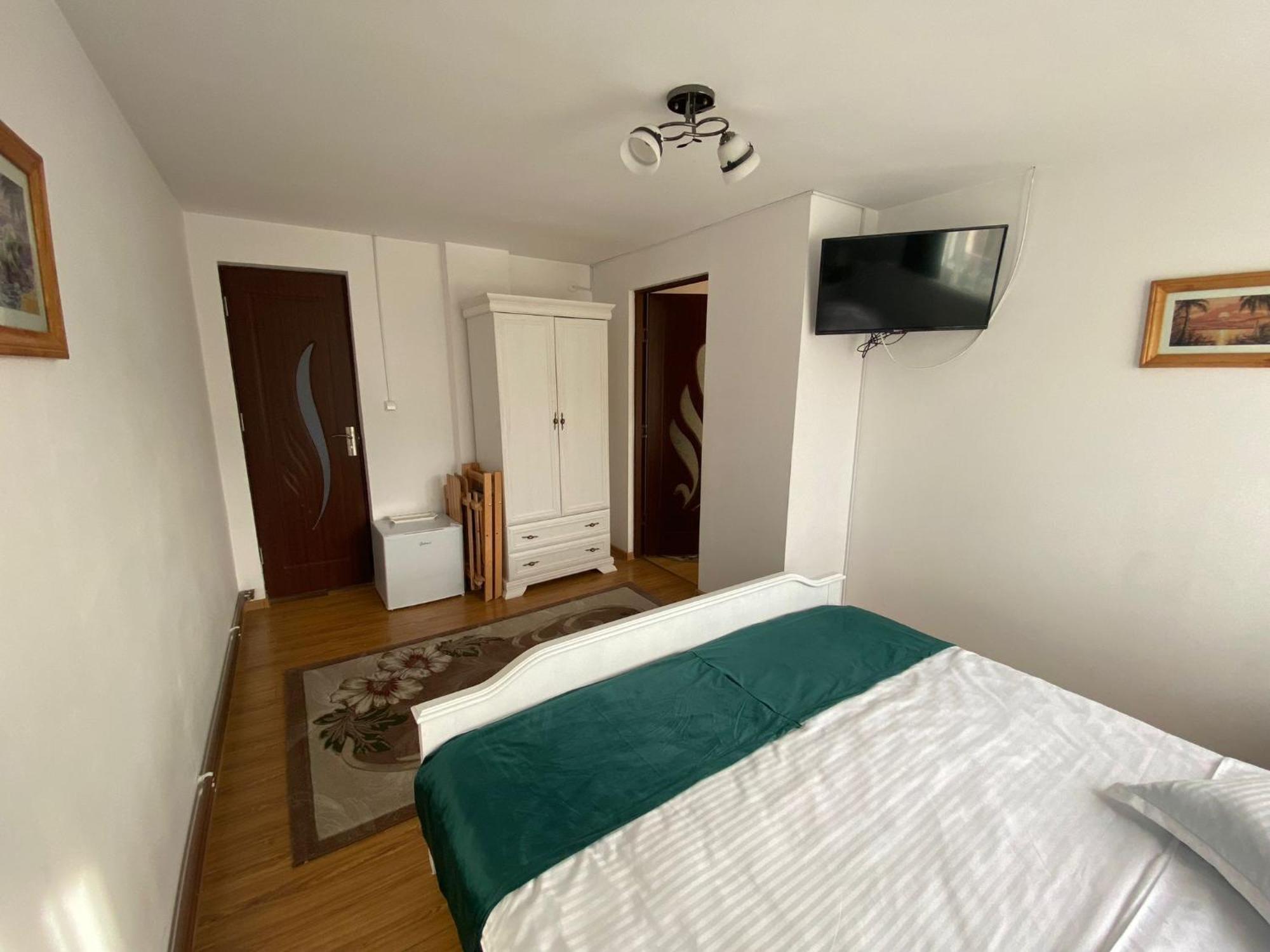 Hotel Casa Irina Mînăstirea Humorului Esterno foto