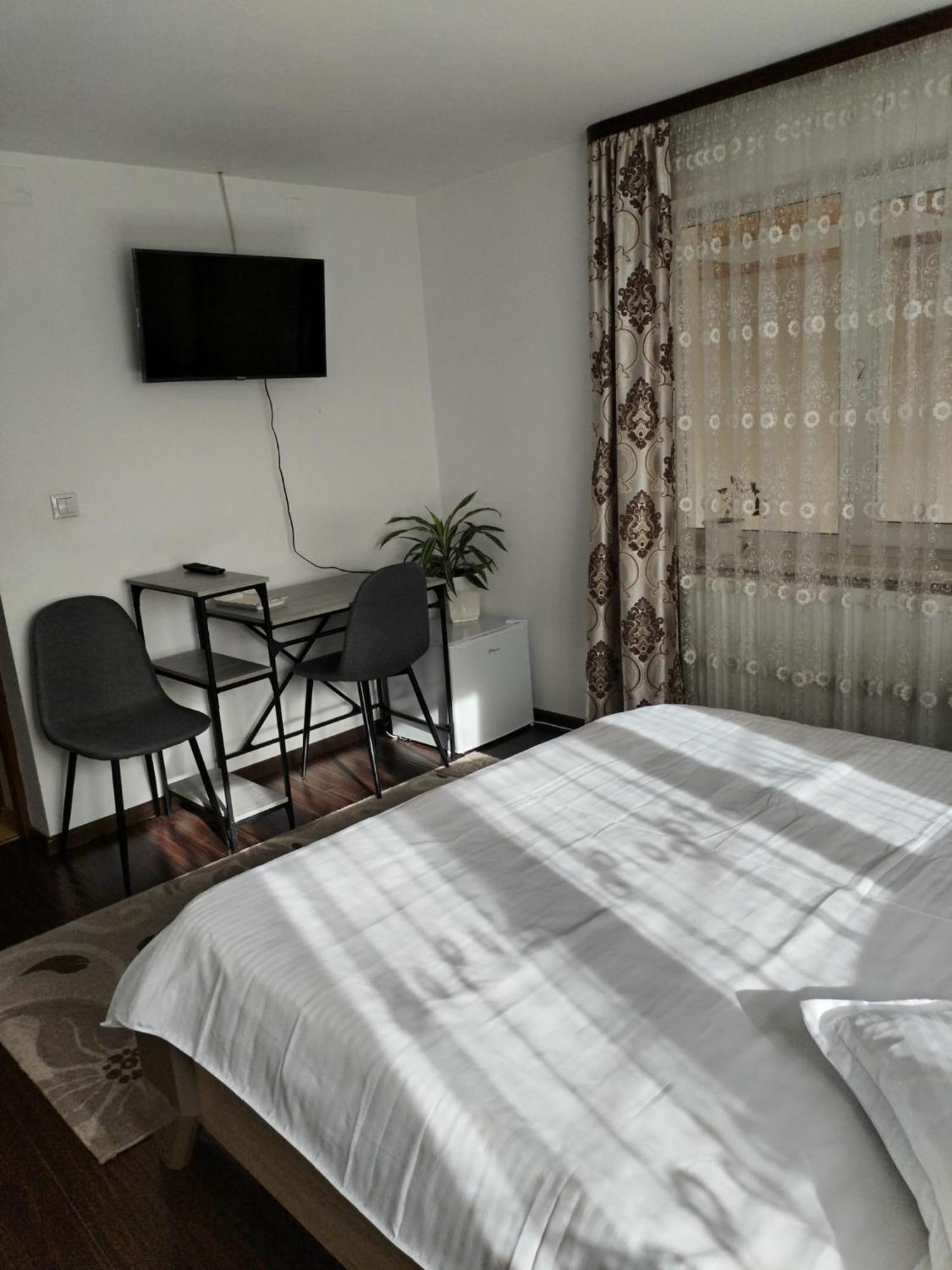 Hotel Casa Irina Mînăstirea Humorului Esterno foto