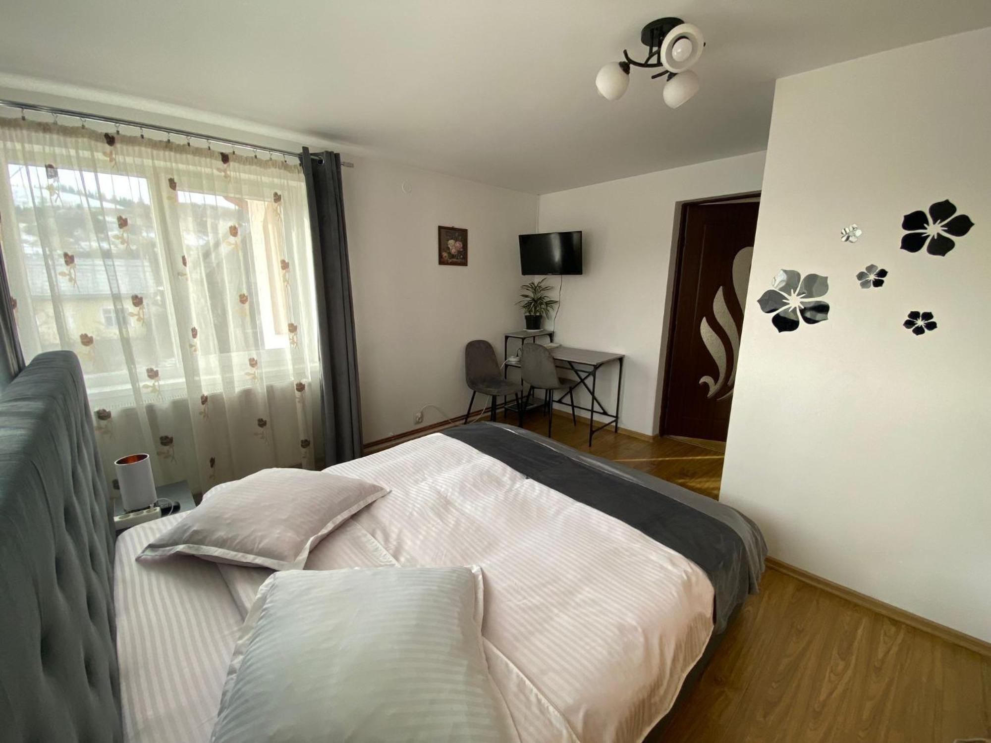 Hotel Casa Irina Mînăstirea Humorului Esterno foto
