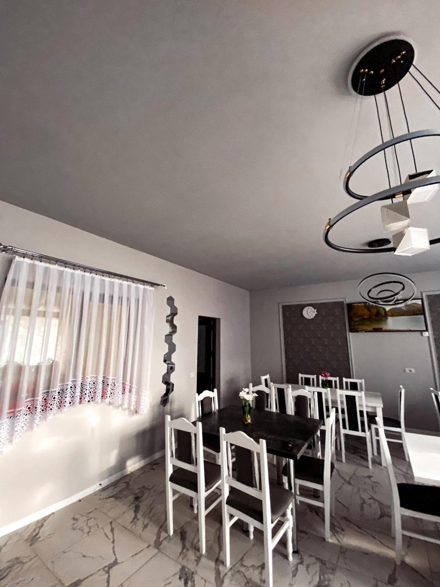 Hotel Casa Irina Mînăstirea Humorului Esterno foto