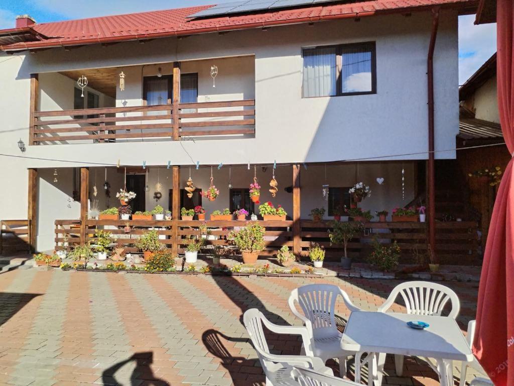 Hotel Casa Irina Mînăstirea Humorului Esterno foto