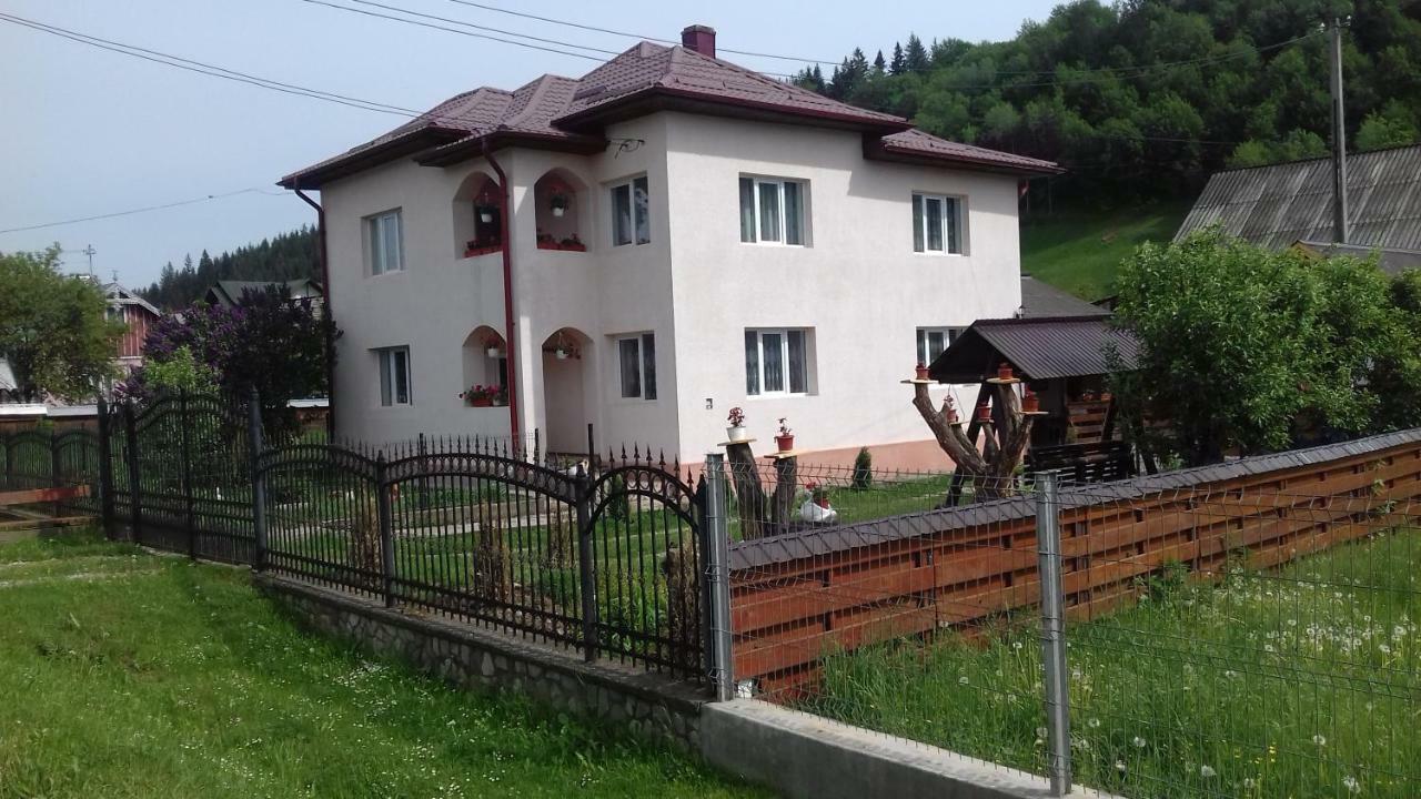 Hotel Casa Irina Mînăstirea Humorului Esterno foto