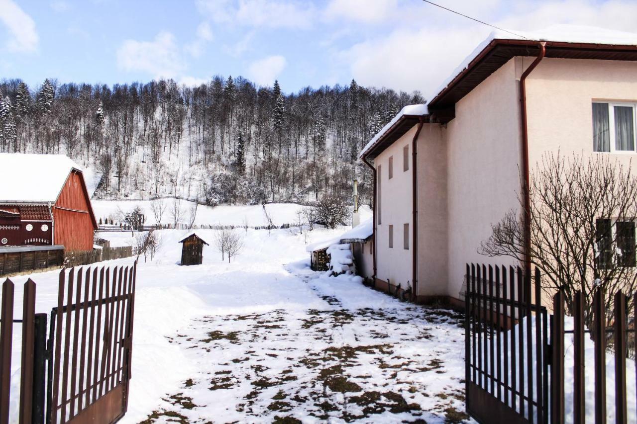 Hotel Casa Irina Mînăstirea Humorului Esterno foto